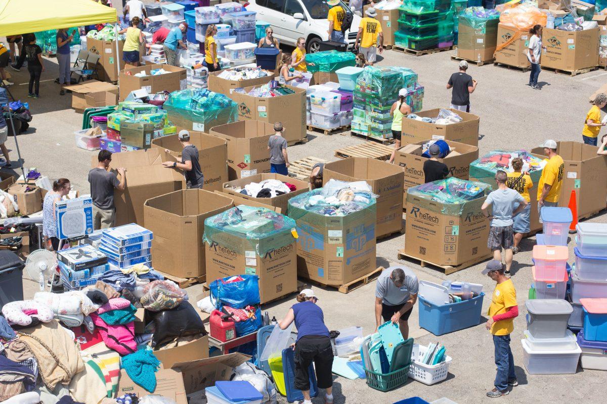Volunteers+collect+massive+boxes+of+donations+Sept.+2+at+the+Austin+DisasterRelief+Network+for+victims+affected+by+Hurricane+Harvey.Photo+by+Josh+Martinez+%7C+Staff+Photographer