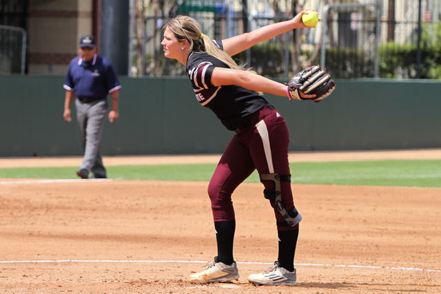 Randi+Rupp%2C+senior+pitcher+stands+at+bat+during+a+game+from+a+previous+season.+Rupp+is+entering+her+final+year+on+the+women%26%238217%3Bs+softball+team.%0AStar+File+Photo