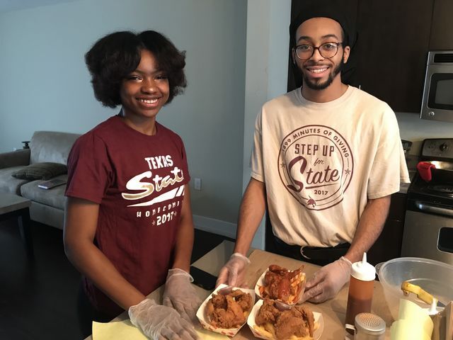 Charles Rivers, business management junior, and Arianna Richards, exercise and sports science junior, are owners of BB’s Chicago Style Foods. Currently they sell fried chicken wings and fries with their own special mild sauce.
Photo by Sonia Garcia | Lifestyle Reporter