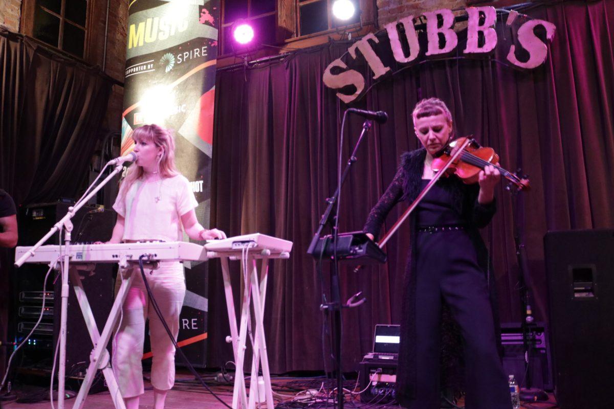 Gracie+and+Rachel+perform+March+14+at+Stubbs+for+SXSW.Photo+by%3A+LeeAnn+Cardwell+%7C+Lifestyle+Editor
