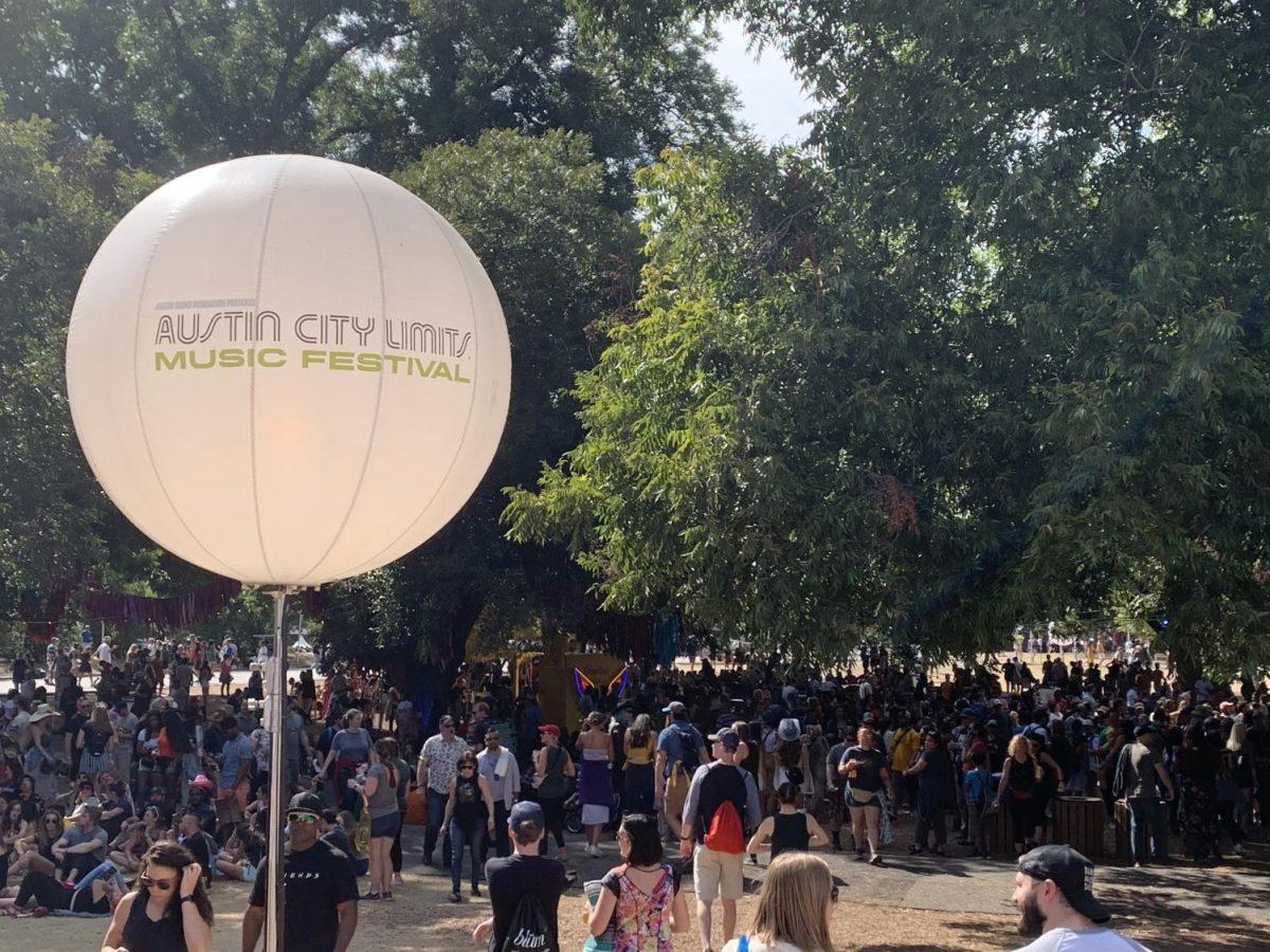 The grounds of Zilker park fill in as festival goers arrive to experience the final day of ACL 2019.