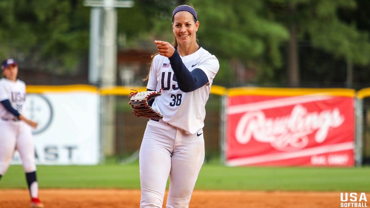 Assistant+softball+coach+Cat+Osterman%2C+who+announced+her+leave+this+season+to+prepare+for+the+2020+Olympics%2C+met+her+players+on+the+mound+at+the+NFCA+Leadoff+Classic+on+Sunday%2C+Feb.+9%2C+2020.+Photo+courtesy+of+Texas+State+Athletics.