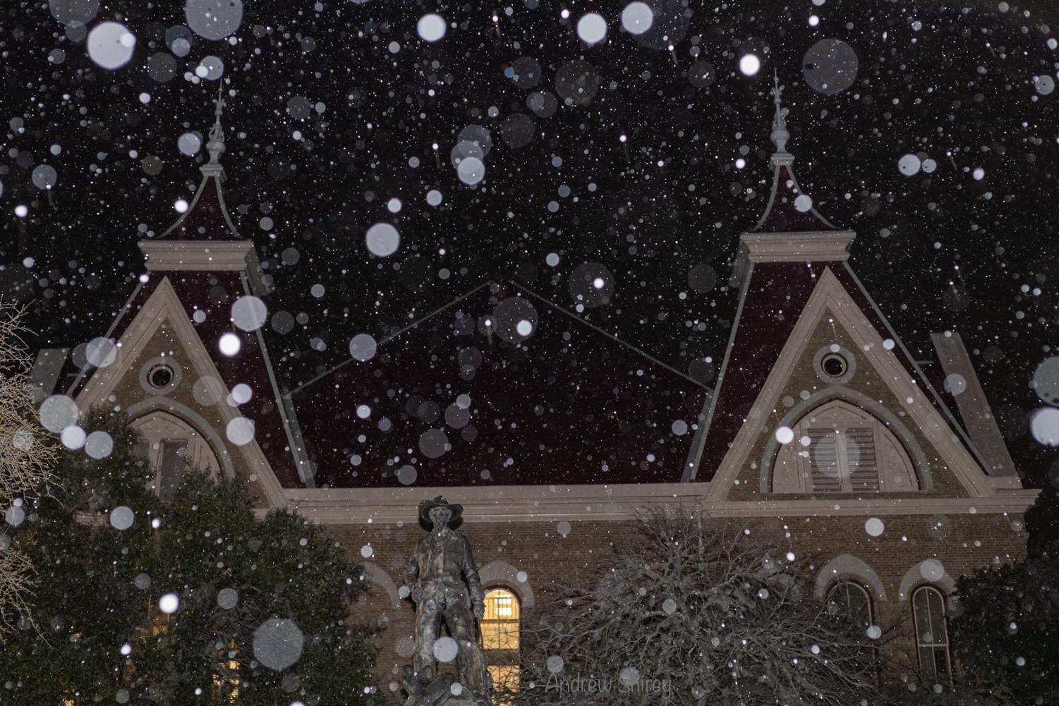 %28Photo+Gallery%29+What+the+Hail%3A+Snow+falls+at+Texas+State