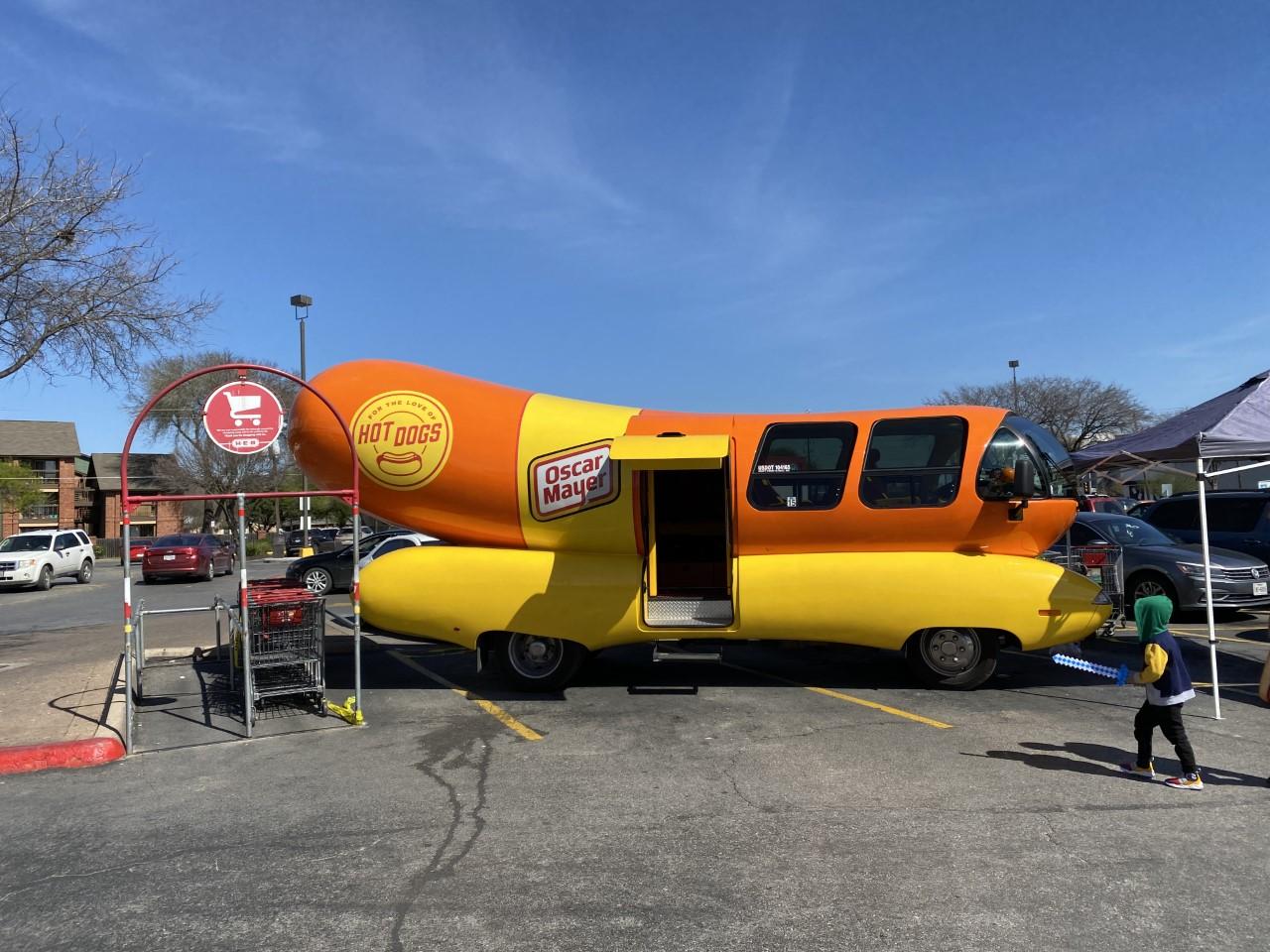 Life+on+the+road+in+the+Oscar+Mayer+Weinermobile