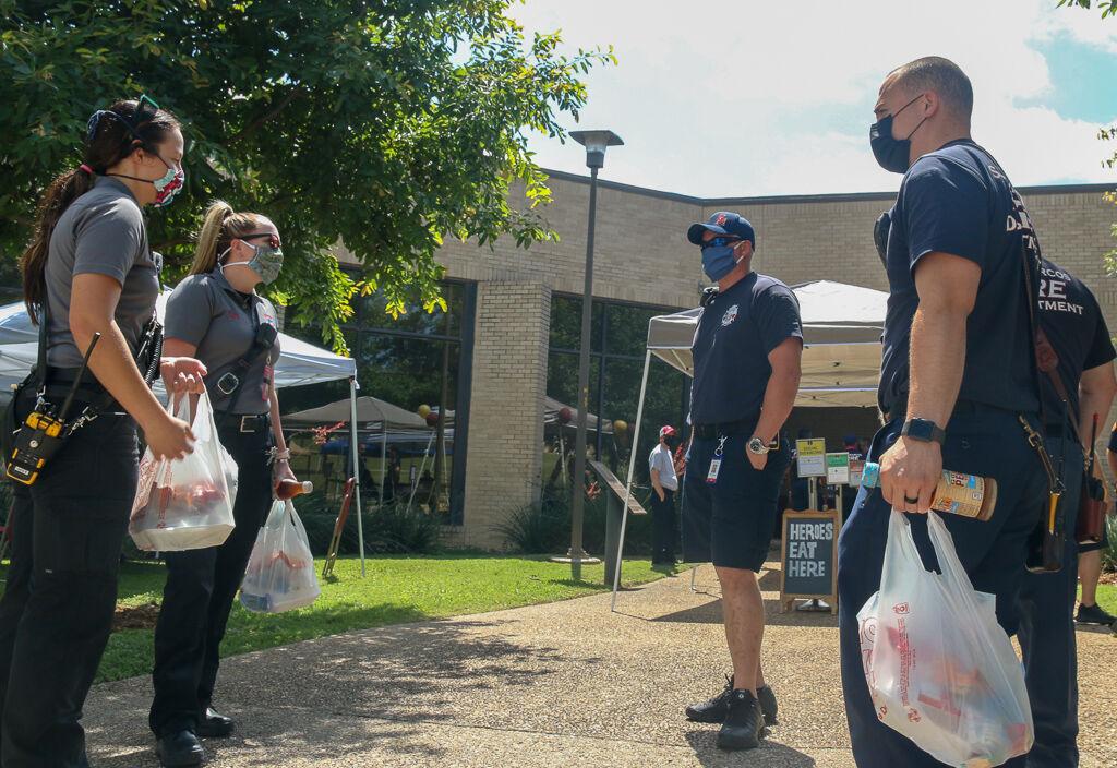 %28Photo+Gallery%29+UPD%2C+Chartwells+provide+food+to+Hays+County+first+responders