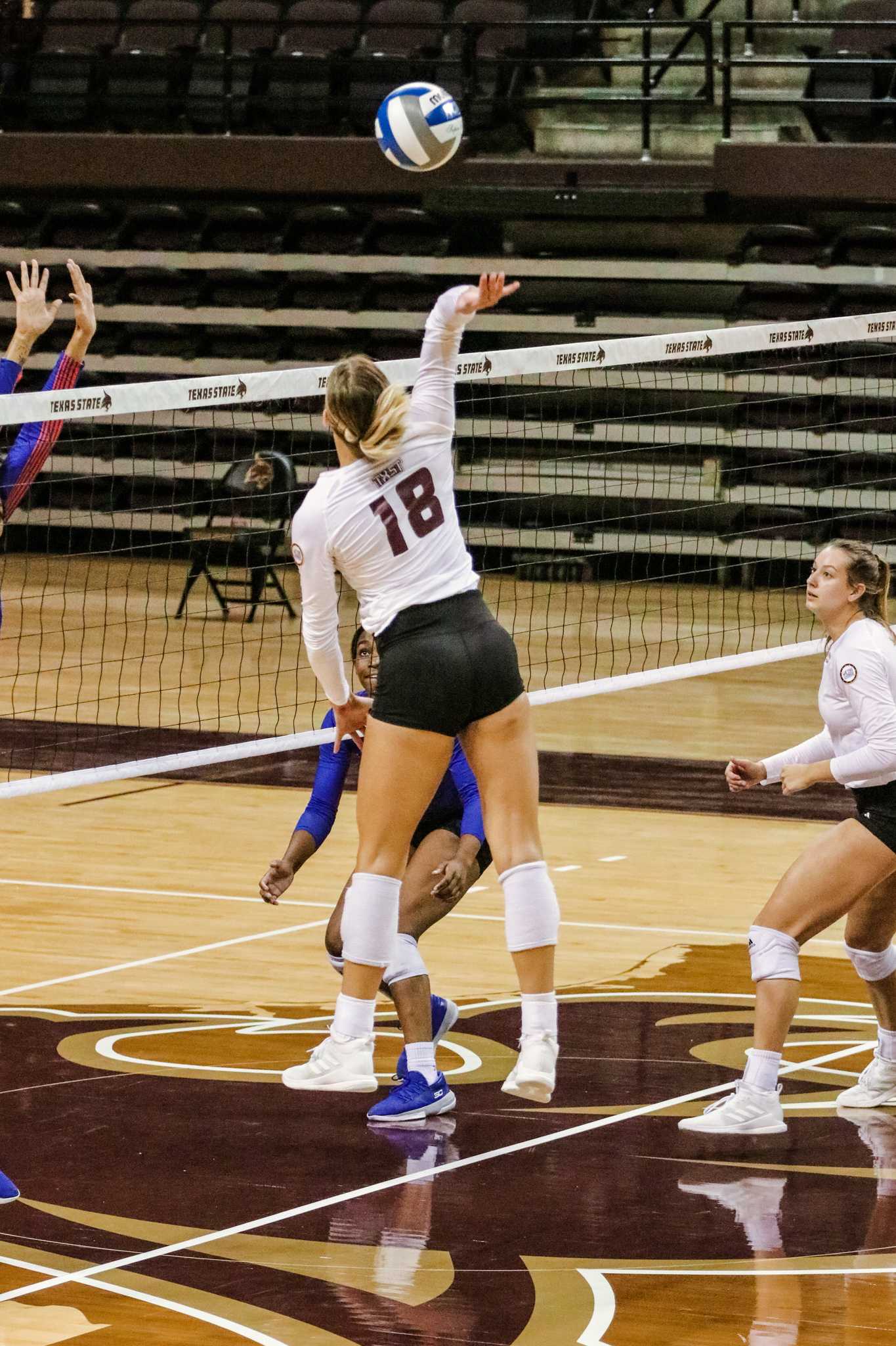 Texas+State+volleyball+sweeps+UT-Arlington+to+remain+perfect+in+Sun+Belt