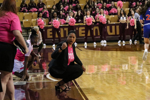Texas+State+women%26%238217%3Bs+basketball+Head+Coach+Zenarae+Antoine+talks+to+Bobcat+players+on+the+sideline+after+a+successful+play+during+a+pink+out+game+against+the+University+of+Texas+at+Arlington%2C+Saturday%2C+Feb.+1%2C+2020%2C+at+Strahan+Arena.+%28Kate+Connors%29