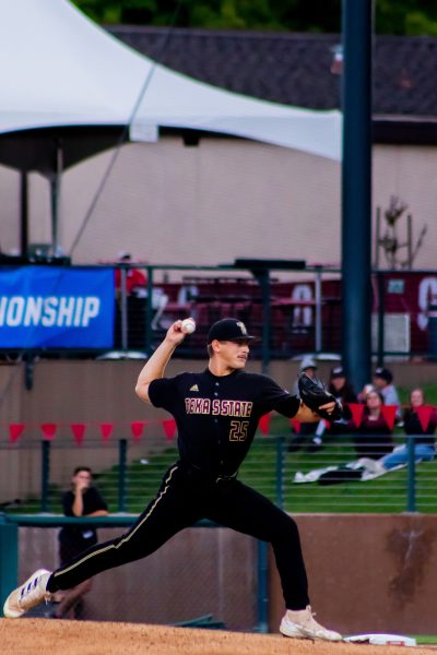 Texas State sophomore pitcher Levi Wells (25) pitches to a Cardinal batter during game four of the NCAA Stanford Regional against Stanford, Saturday, June 5, 2022, at Klein Field at Sunken Diamond in Palo Alto, CA. The Bobcats won 5-2, sending Texas State Baseball to an NCAA Regional final for the first time in its program history.