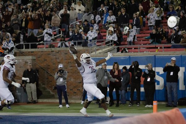 Navigation to Story: TXST offensive lineman Nash Jones “raises NFL stock” during East-West Shrine Bowl