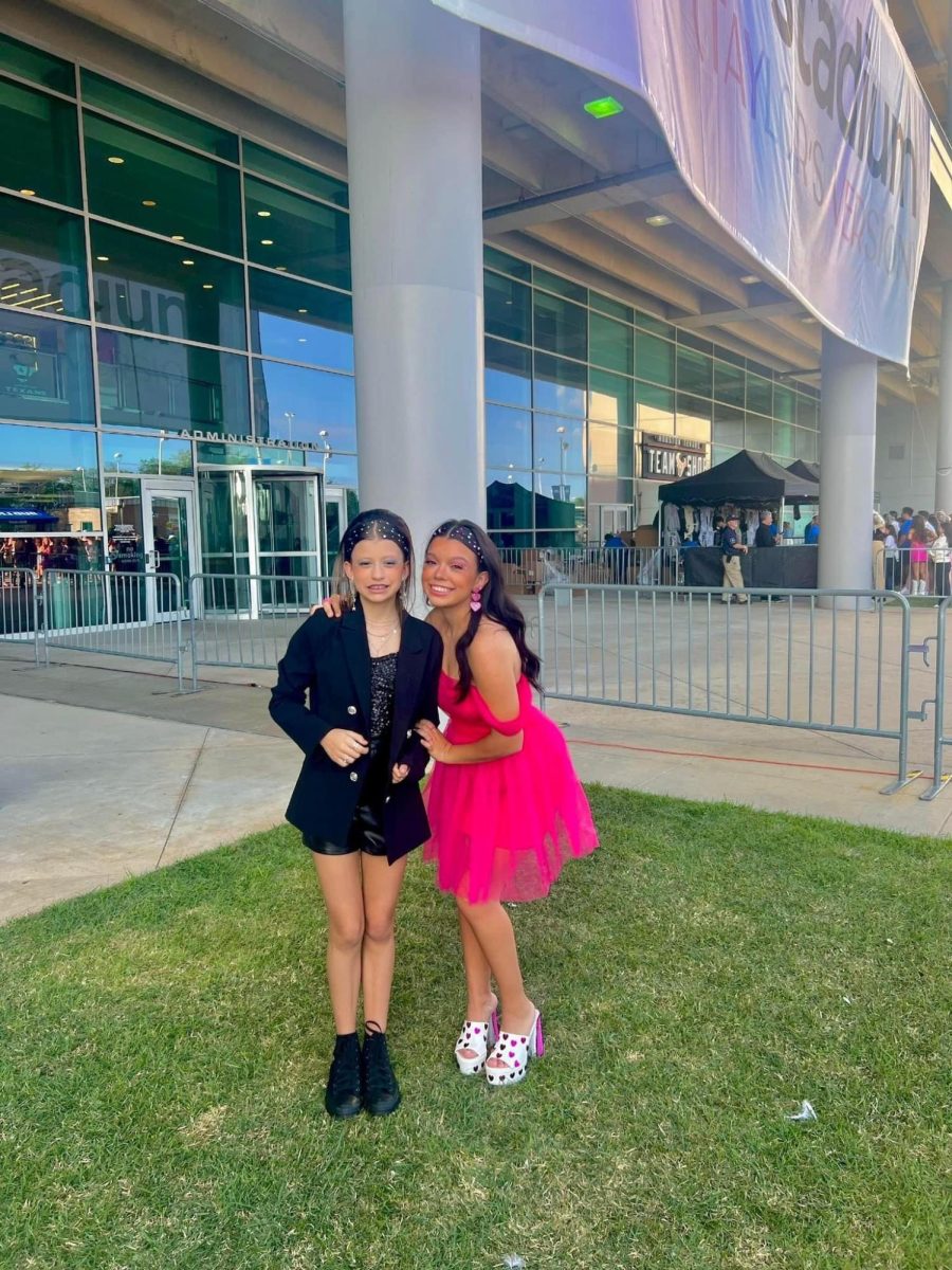 Abby+%28right%29+and+Emmaleigh+%28left%29+attend+the+Taylor+Swift+Eras+Tour+in+Houston%2C+Texas%2C+2023.