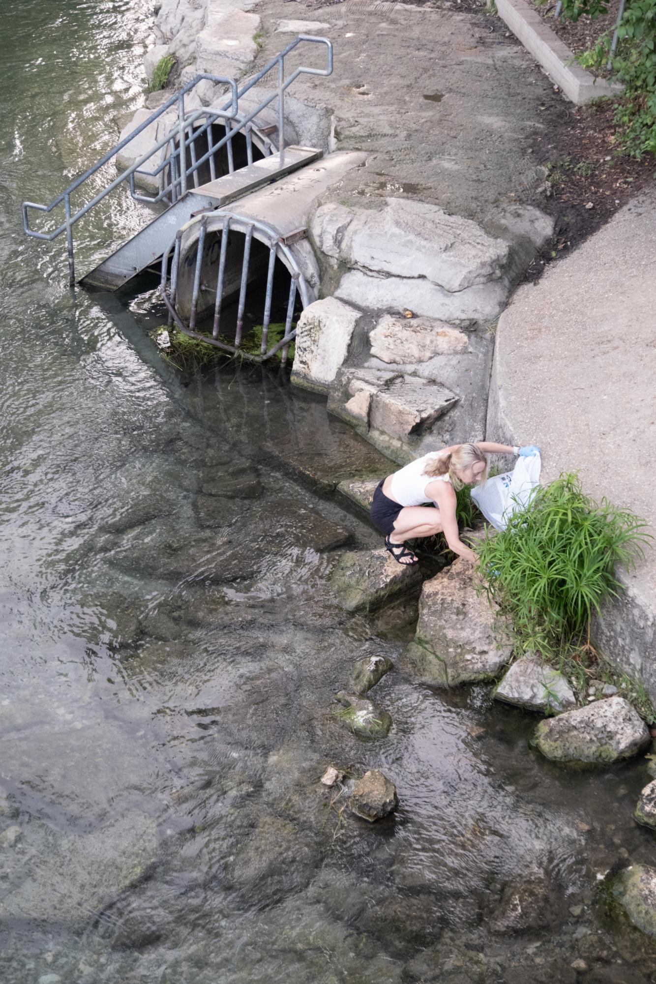 Clean up your own mess: group picks up trash left in San Marcos River