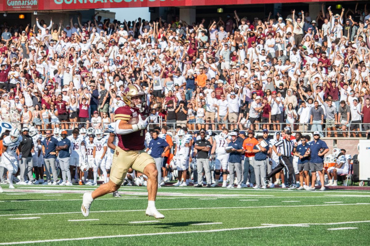 Texas State redshirt junior Running Back Lincoln Pare (7) runs towards the end zone to score a touchdown against UTSA. Saturday, Sept. 7, 2024 at UFCU Stadium.