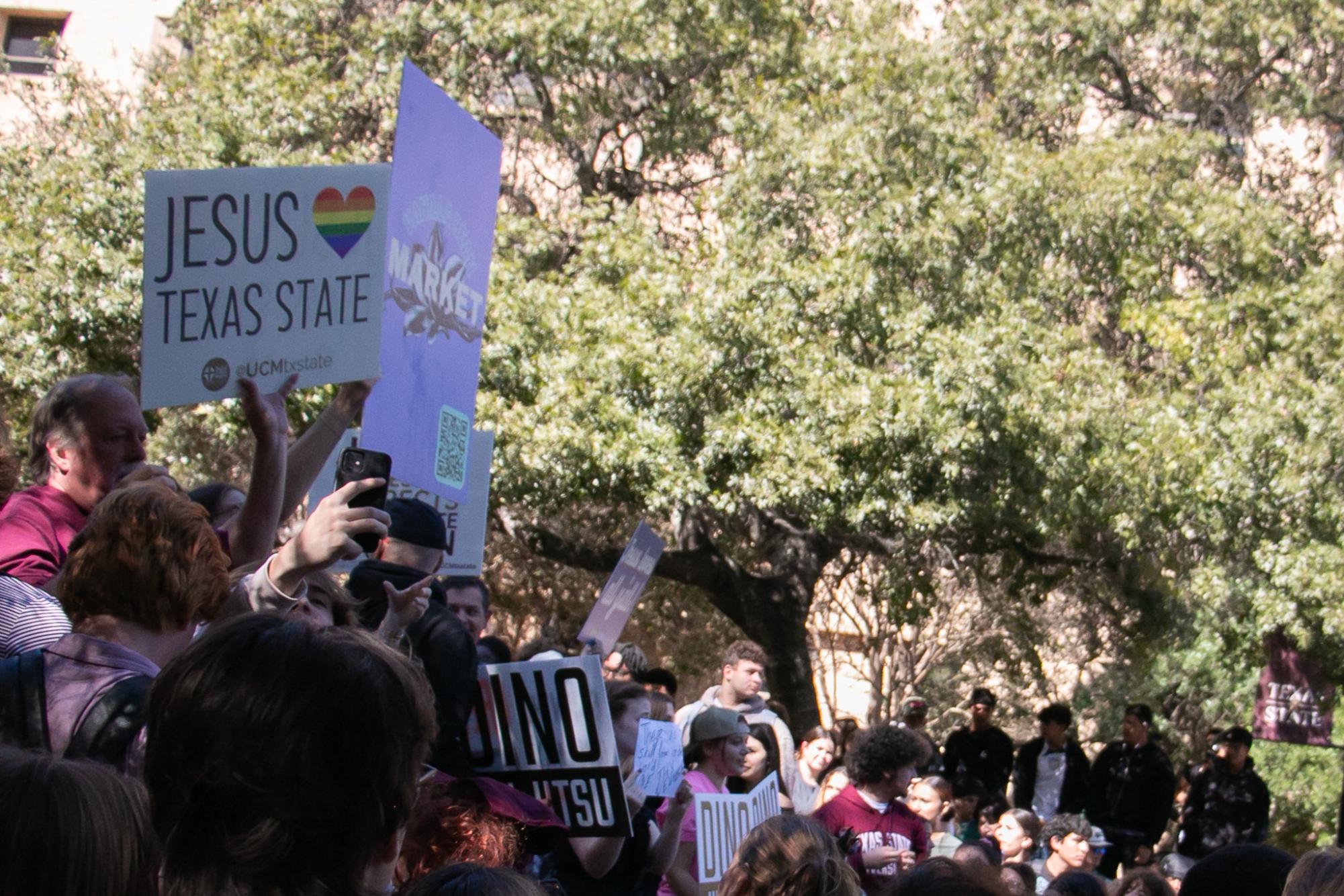 (Photo Gallery) - Demonstrators spark counter-protest of hundreds at TXST