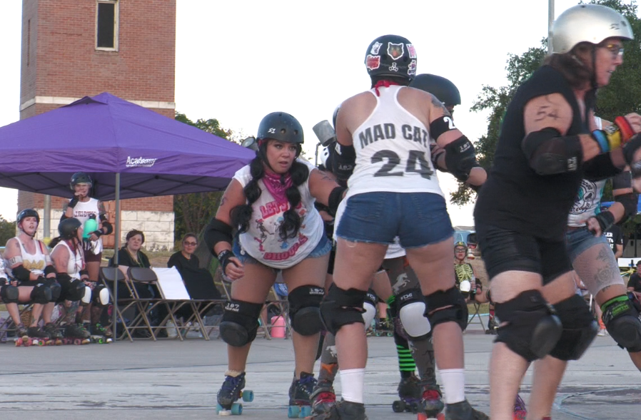 River Rollers Founding Member Angelica Hogan skates forward,
Saturday, Oct. 26, 2024, at River Ridge Park