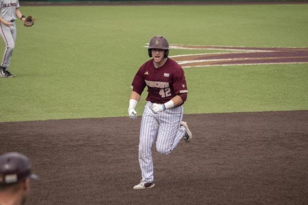 Navigation to Story: Texas State baseball splits doubleheader with Illinois