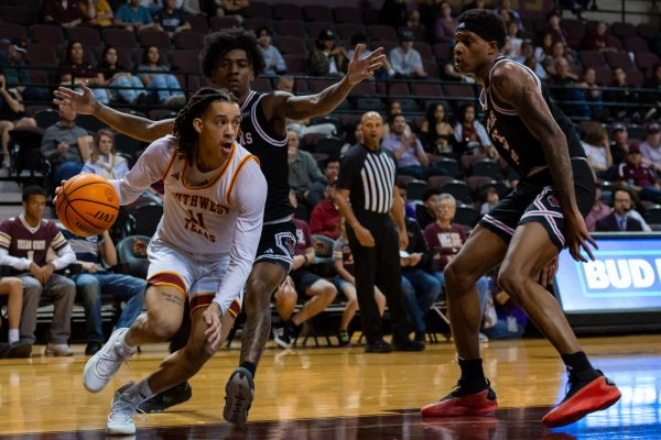 Navigation to Story: Gumbs becomes first Bobcat since 2019-20 to record 100 assists in a season