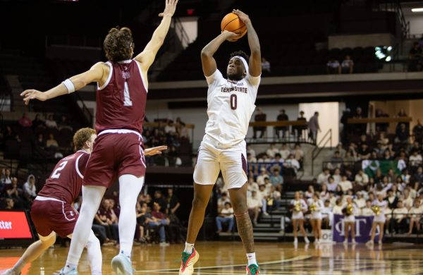 Navigation to Story: Hall posts career high as ‘Cats win sixth straight