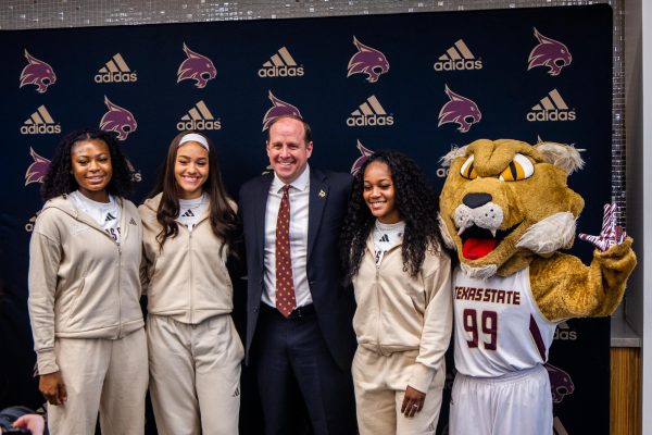 Navigation to Story: Chris Kielsmeier introduced as new women’s basketball head coach